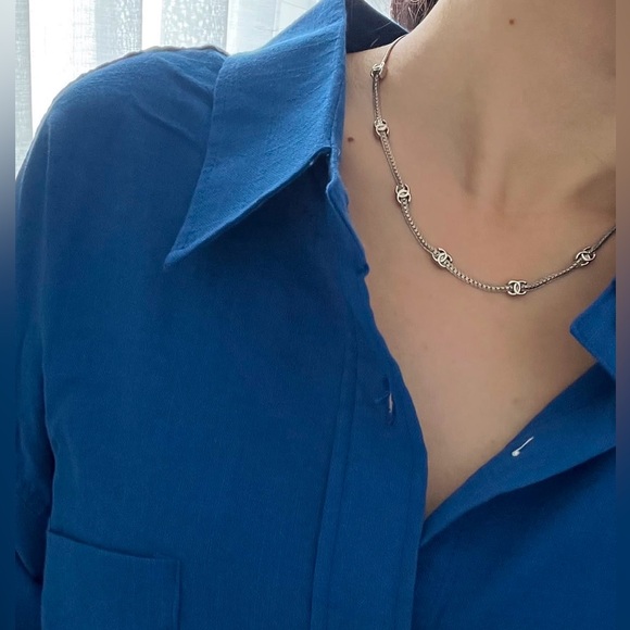 CHANEL 24B Mid Length Mini CC necklace in gold - Picture 4 of 5